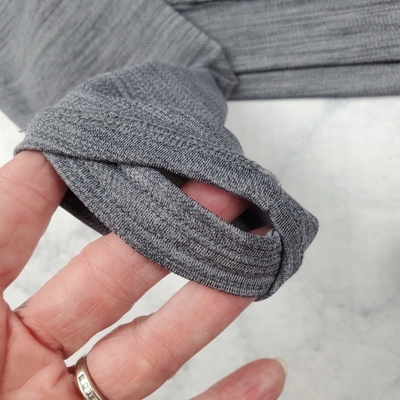 Free People XS Gray Colorblock Hooded‎ Cropped Hoodie Activewear Shirt Fitted - Picture 12 of 12